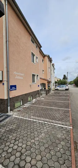 Parking ispred Apartmana Jelena